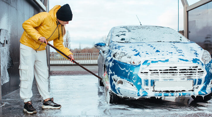 rửa xe bằng nước rửa chén
